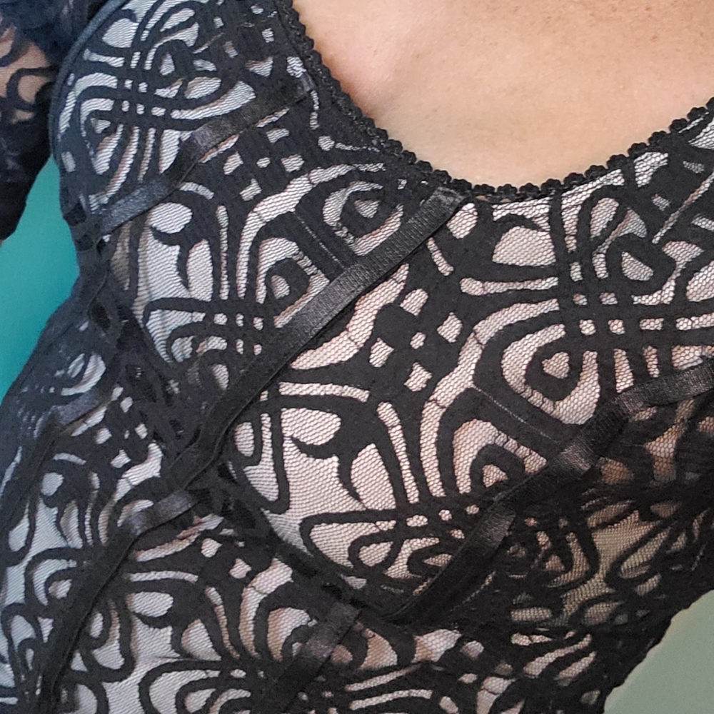 Venus Black lace blouse SZ M, fully lined